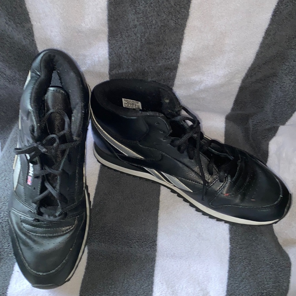 VINTAGE reebok black silver white classic leather hi-tops men’s sz 9 / 11 women